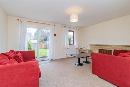 3 bedroom House To Let Total Size: 999 SQ FT - Photo 3