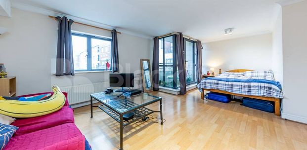 2 Bedroom, 2 bath, 1 reception Flat - Photo 1