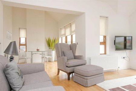 Apartment 3 2 Knockdene Gate, Belfast, BT4 3JL - Photo 2