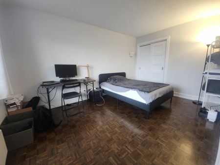 Sous-location – Unité 2 chambres entièrement meublée, tout inclus. - Photo 3