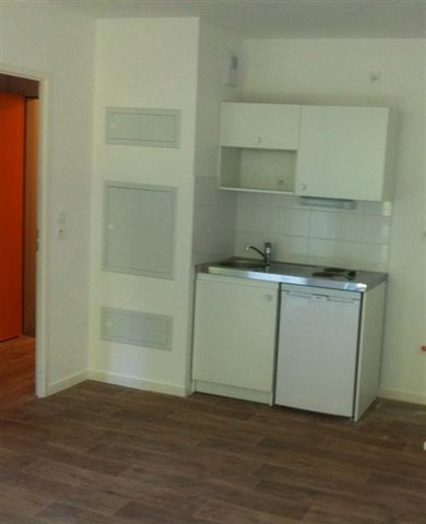 Location Appartement 2 pièces 39m² LA CHAPELLE SUR ERDRE 44240 - Photo 2