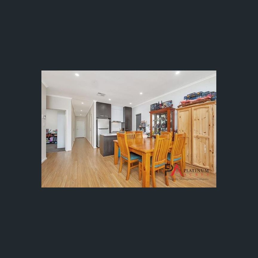 Attractive, Well Maintained 3 Bedroom 2 Bathroom Property In Blakeview! - Photo 1