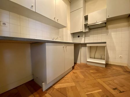 PALAIS GALLIEN - 1 CHAMBRE ET BALCON - 1 055 € - Photo 5