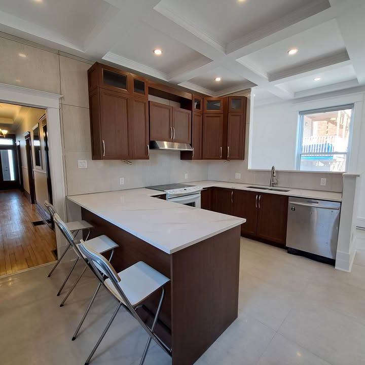 Ahuntsic - 6 1/2 Avec Cour Et Parking - Photo 1