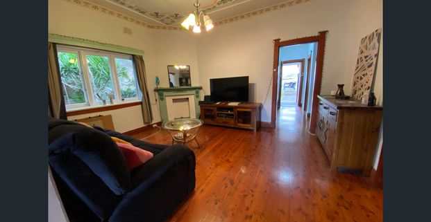 3 BEDROOM HOUSE - Federation Charm - Photo 1