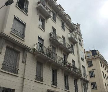 Location Appartement 2 pièces 47m² LYON 6ème - Photo 2