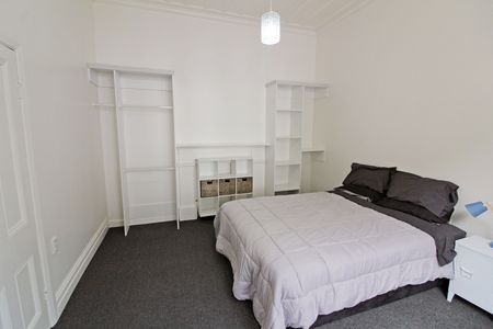 Duke Street Villa 5 bedroom or 7 bedroom - Available now! - Photo 3