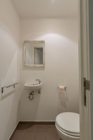 Furnished Apartment in Brussels Schuman, EU District - Photo 4