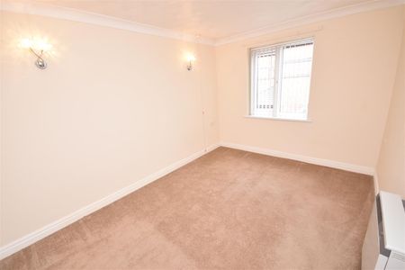 Hesslewell Court, Heswall - Photo 3