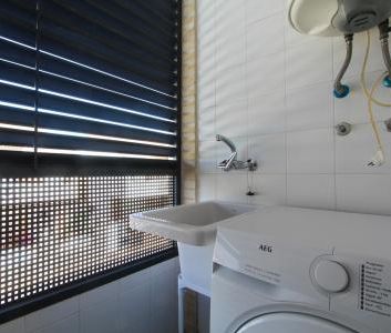 Nearly New 3-Bedroom Flat with Garage and Lift Just 5 Minutes from ... - Photo 3