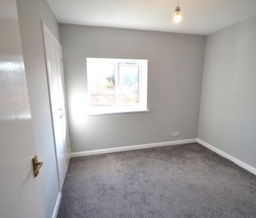 2 bedroom semi-detached house to rent - Photo 3