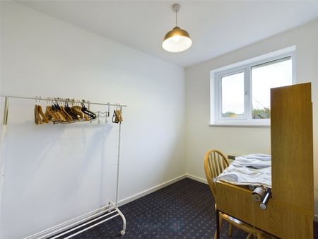 Heron Drive, Lenton, Nottingham, Nottinghamshire, NG7 - Photo 3