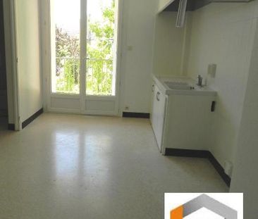 Location Appartement 2 pièces 56m² MILLAU 12100 - Photo 4