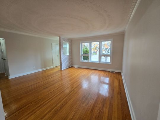 For Lease - 24 Fulham Street, Toronto, Ontario - Photo 1