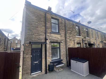 2 bedroom terraced house to rent - Photo 4