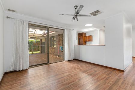 21 Balbao Row, Willetton - Photo 5