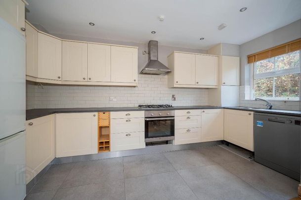 Apartment 3 Lily Court 14a Deramore Park South, Belfast, BT9 5JY - Photo 1