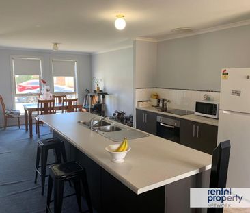 Modern and Spacious 3-Bedroom House in Munno Para West - Ideal for ... - Photo 3