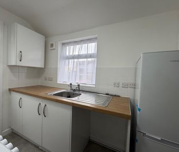 3 bedroom terraced house to rent - Photo 4