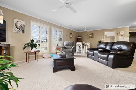 Spacious Family Home in Sought-After Llanarth - Photo 2