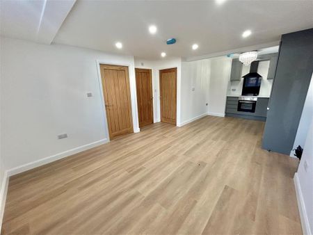 Allen Street, Hucknall, NOTTINGHAM - Photo 4