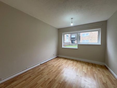 Camberley Towers, 40 Upper Gordon Road, Camberley, GU15 - Photo 3