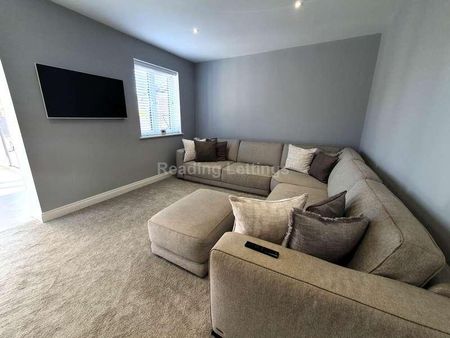 Meadow Road, Earley, RG6 - Photo 2