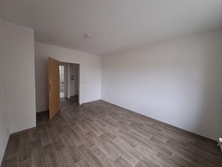 ruhig gelegene 3 Raum- Wohnung mit Balkon - Photo 3