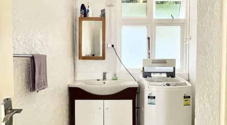 Fully Furnished Sunny House for 2026 - Photo 4