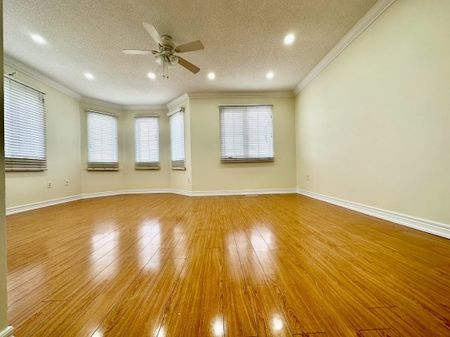 For Lease - 77 Vauxhall Crescent Unit# Main & Second Flr, Brampton, Ontario - Photo 2