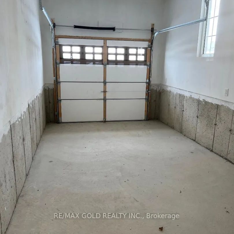 105 PICARDY DRIVE - Photo 1