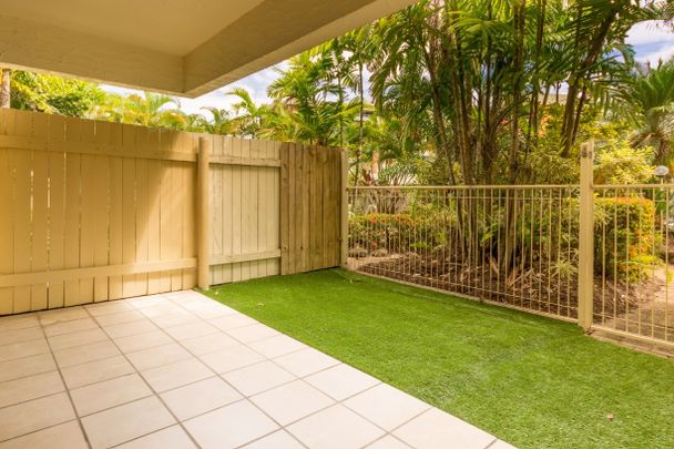 STUNNING APARTMENT IN PRIME CITY LOCATION! - Photo 1