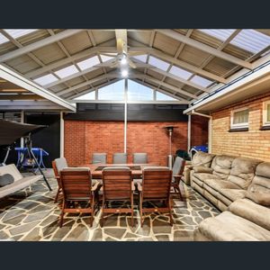 17 Deepdene Avenue, Klemzig, SA 5087 - Photo 2