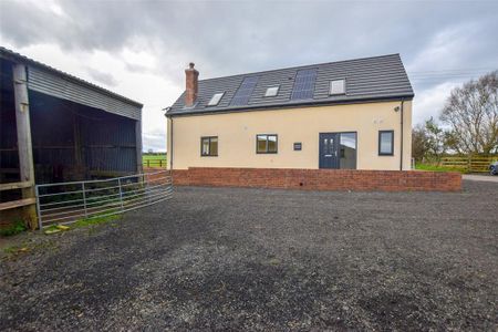 3 bedroom detached house to rent - Photo 4