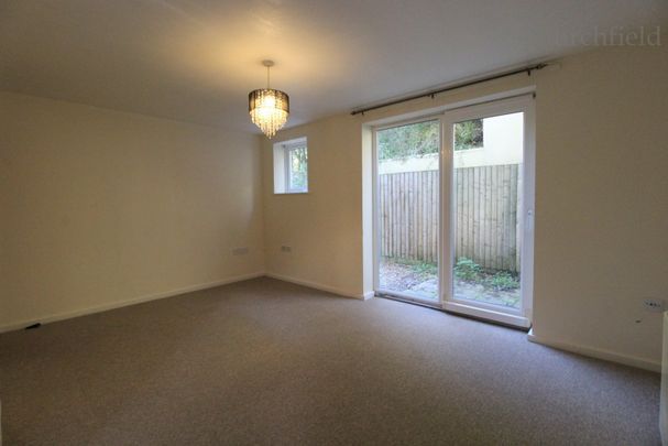 Branksome Wood Road, Bournemouth, - Photo 1