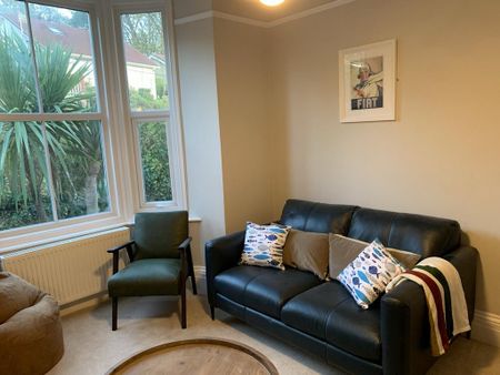 4 bedroom detached house to rent - Photo 2