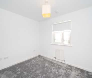 Well Presented, Two Bed, Unfurnished, End Terraced Villa in the Pop... - Photo 2