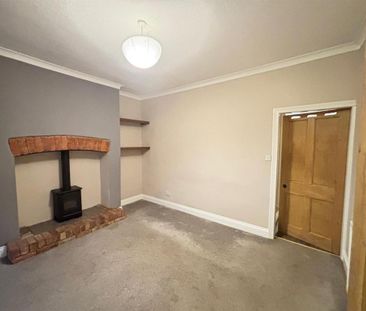 2 bedroom semi-detached house to rent - Photo 4