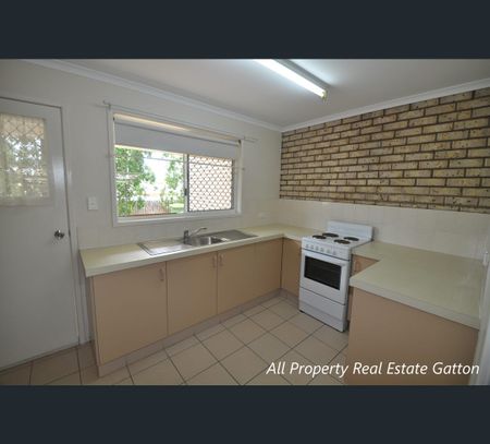 Unit 5/109 Davey Road, Gatton, Qld 4343 - Photo 2