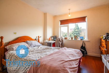 4 bed Semi-Detached House for Rent - Photo 4