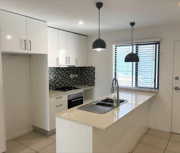 “Modern 2-Bedroom Unit in Quiet, Convenient Location” - Photo 3