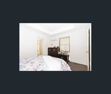 Easy-Care Living in a Prime Pearsall Location - Photo 3