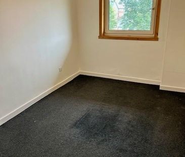 2 bedroom maisonette to rent - Photo 2
