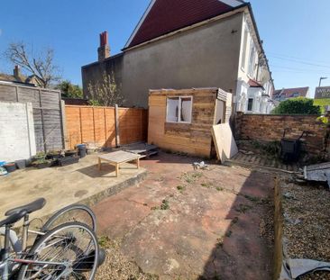 Studio to rent - Photo 6