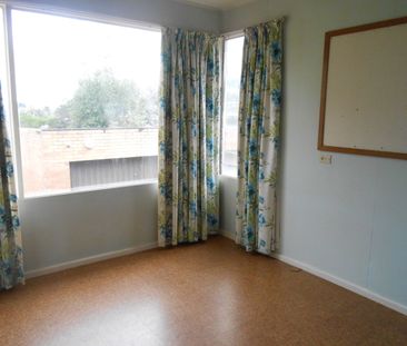 10 Evans Street, Chadstone VIC 3148 - House For Rent | Domain - Photo 4