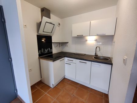 Location Appartement 2 pièces 38m² CAVAILLON 84300 - Photo 3