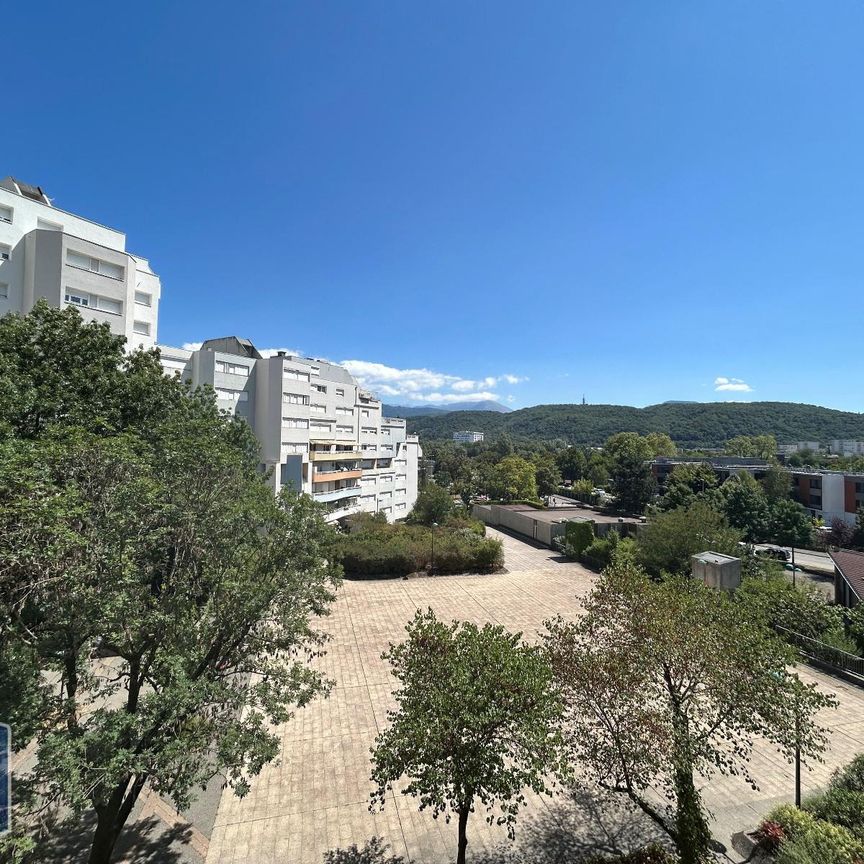 Location Appartement 5 pièces 101m² ECHIROLLES 38130 - Photo 1