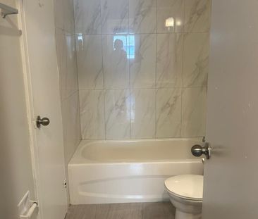 For Lease - 2095 Roche Court Unit# 146, Mississauga, Ontario - Photo 5