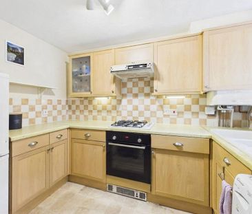 2 bedroom semi-detached house to rent - Photo 6