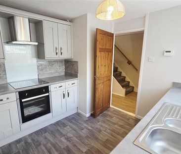 3 bedroom mews to rent - Photo 4